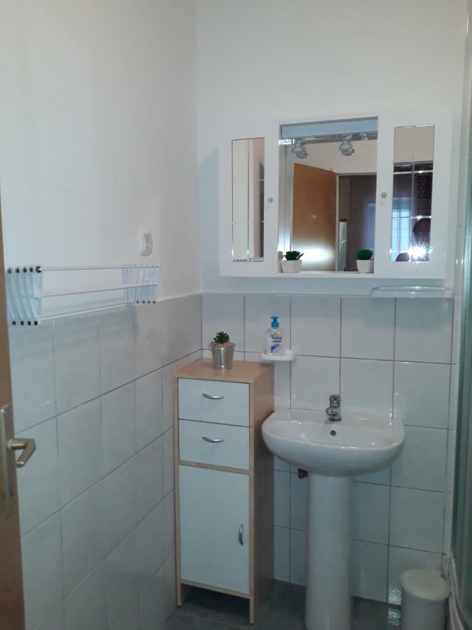 Studio Apartman & Rooms No1 扎达尔 外观 照片